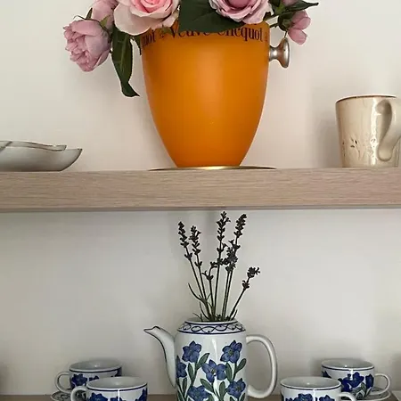 דירה Beautiful With Terrace Centre