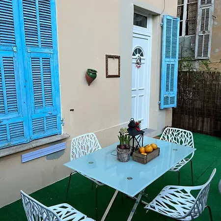 דירה Beautiful With Terrace Centre